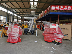 星空电竞6台小型路面机械设备装车发往陕西