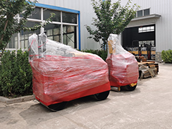 星空电竞机械2台小型压路机打包发往商丘